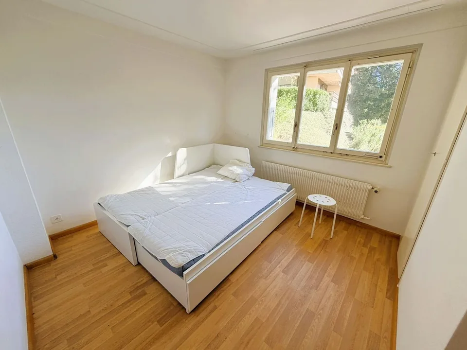 Spacious & bright 4.5 rooms - Beautiful view - Very quiet location - Very well located - Superb sunshine