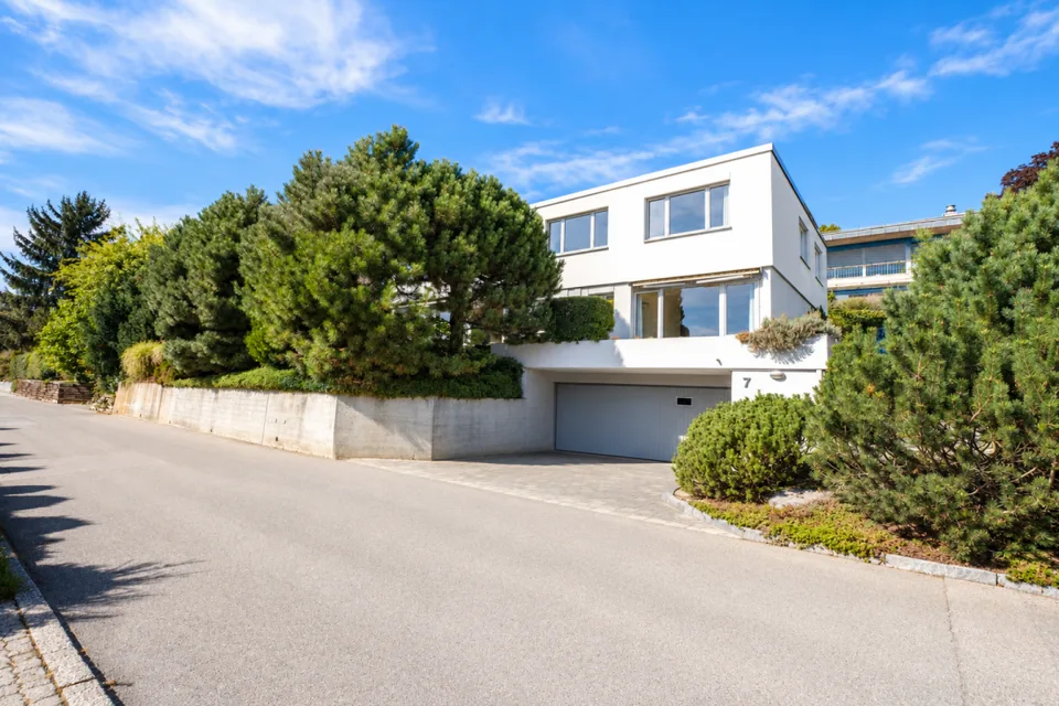 GROSSEN IMMOBILIEN - Freistehendes Ein- bis Zweifamilienhaus mit Pool in Ittigen – Foto 2 von 14
