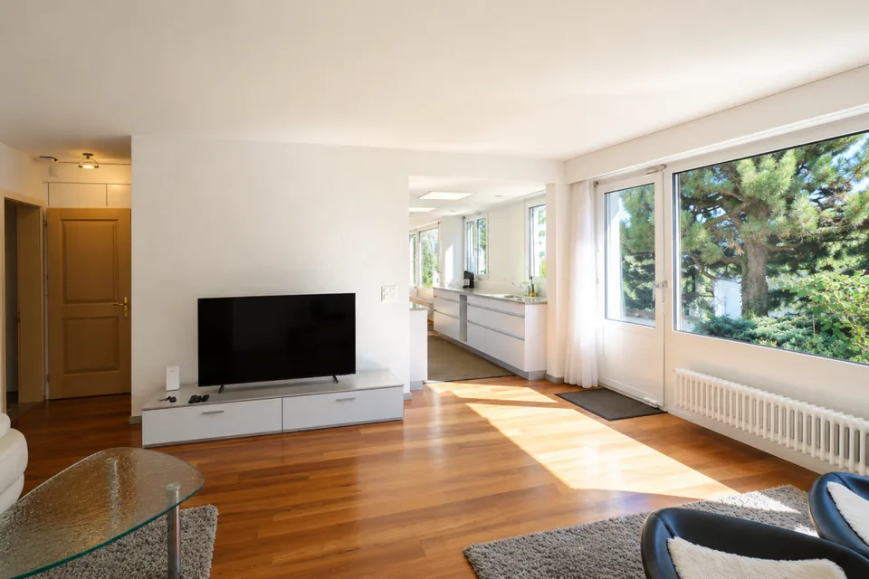 GROSSEN IMMOBILIEN - Freistehendes Ein- bis Zweifamilienhaus mit Pool in Ittigen – Foto 12 von 14