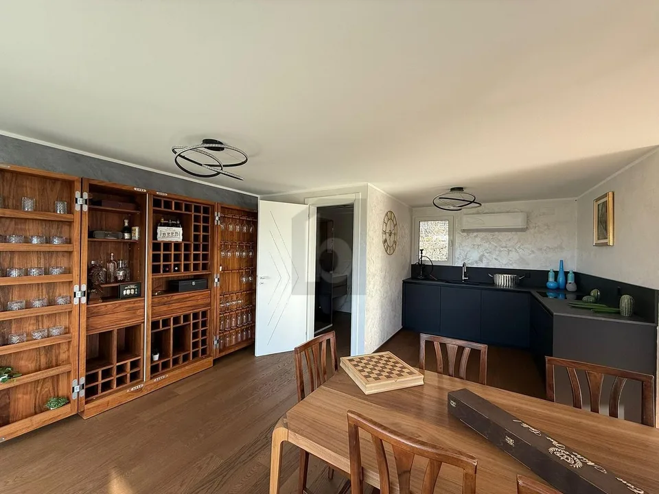 MODERNA ED ELEGANTE CON PISCINA E VISTA – Foto 4 von 37