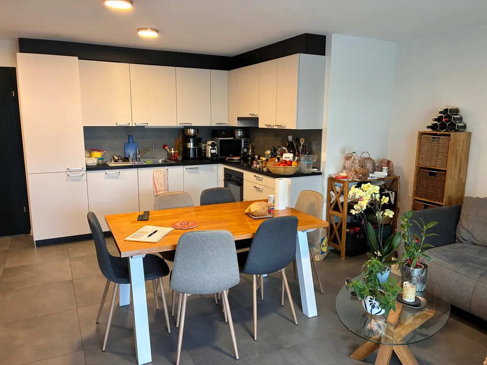 For rent, just a few steps from the train station, a very nice 2.5-room apartment in Martigny!