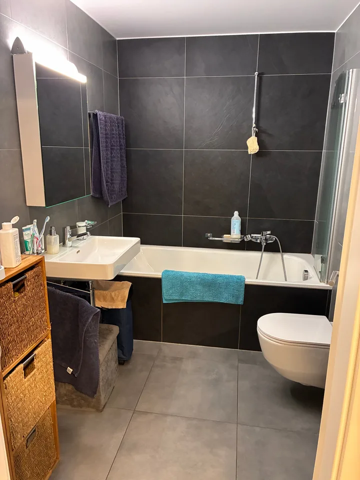 For rent, just a few steps from the train station, a very nice 2.5-room apartment in Martigny!