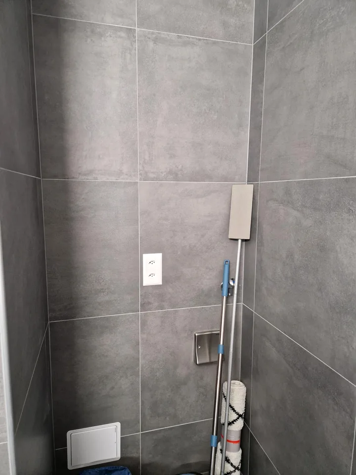 For rent, just a few steps from the train station, a very nice 2.5-room apartment in Martigny!