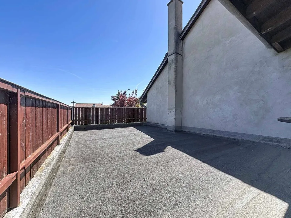 Haus mit 6,5 Zimmern und Baupotenzial – Foto 10 von 13