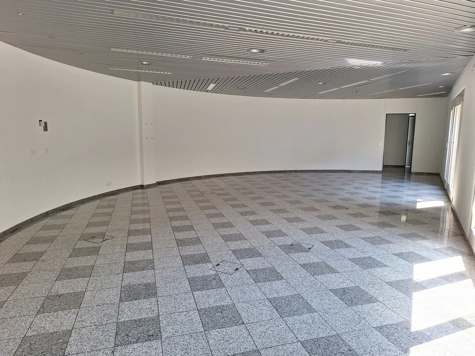 Office spaces, from 18m2 to 736 m2 - in a quiet location – photo 4 of 12
