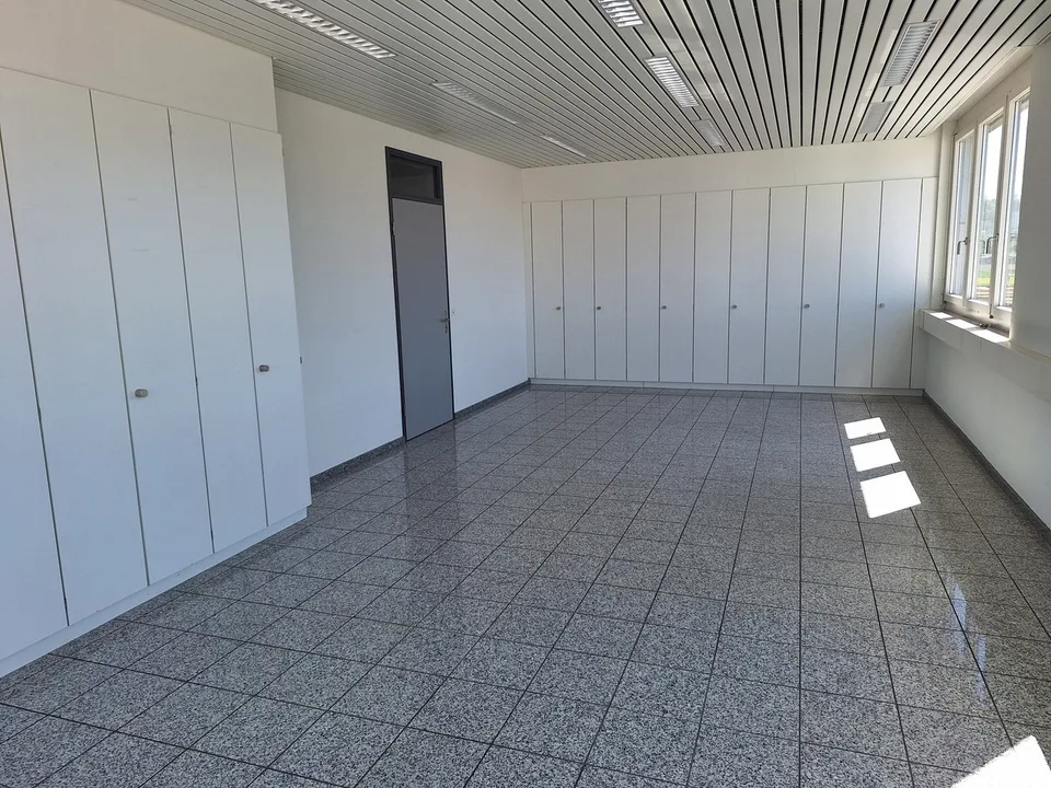 Office spaces, from 18m2 to 736 m2 - in a quiet location – photo 8 of 12