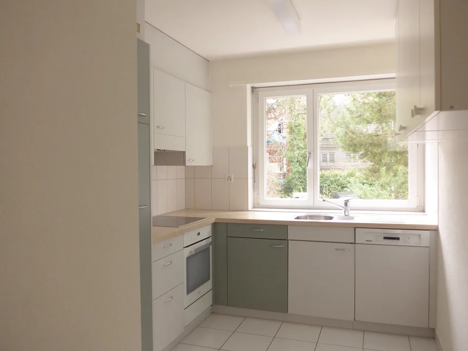Helle 4.5-Zimmer-Wohnung mit Balkon in Zollikerberg