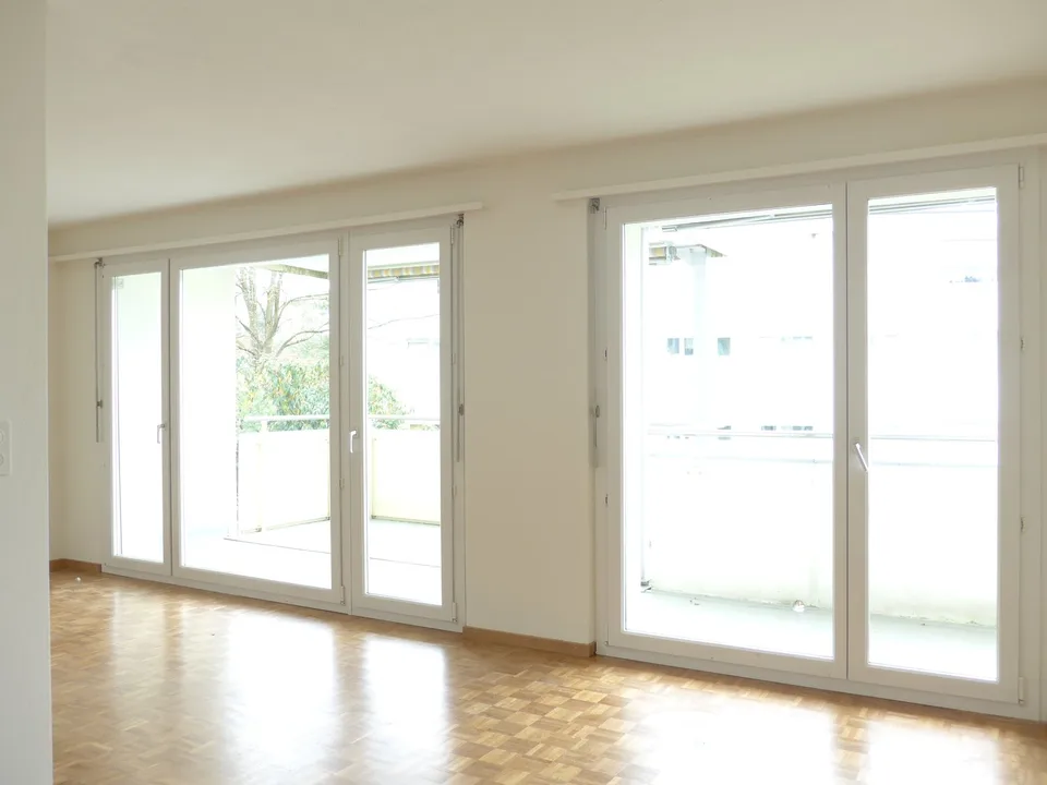 Helle 4.5-Zimmer-Wohnung mit Balkon in Zollikerberg