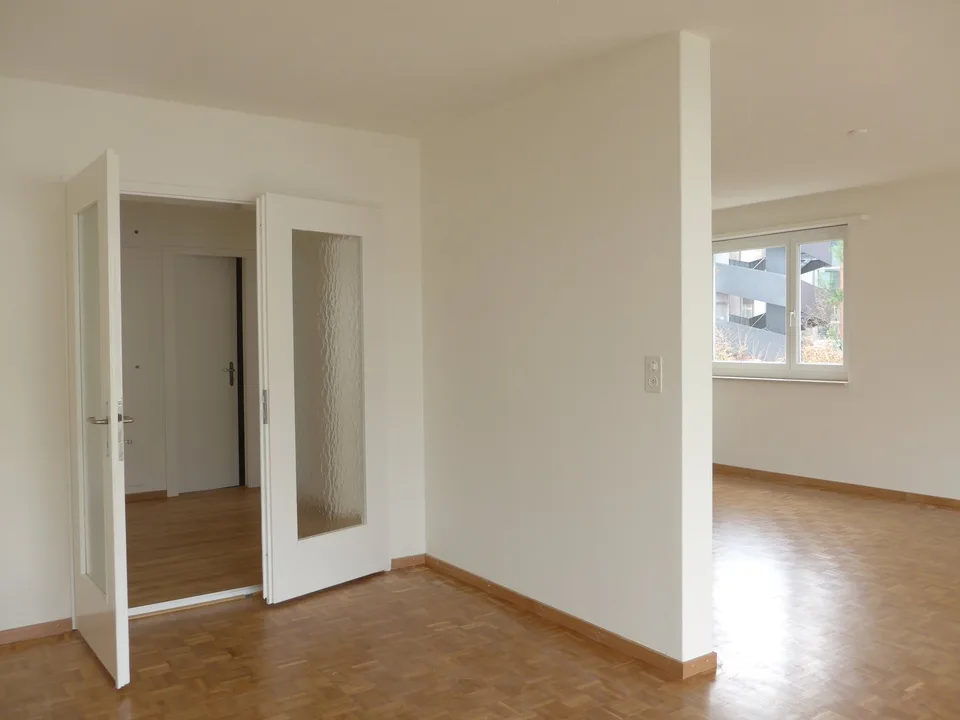 Helle 4.5-Zimmer-Wohnung mit Balkon in Zollikerberg