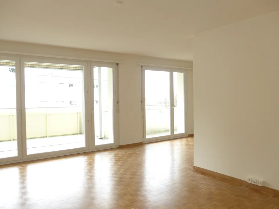 Helle 4.5-Zimmer-Wohnung mit Balkon in Zollikerberg