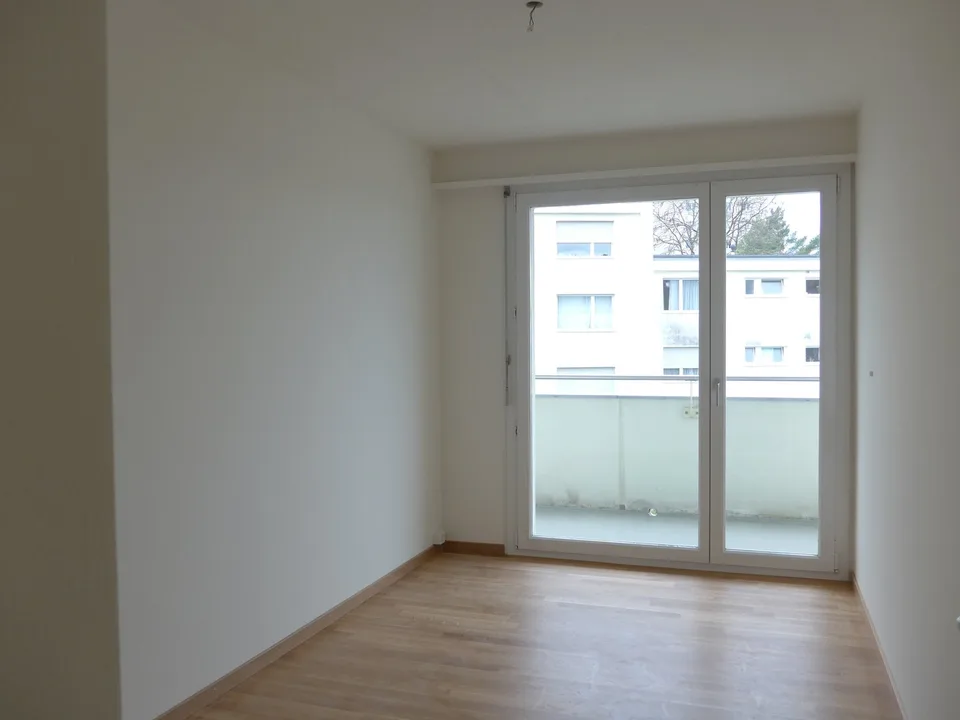 Helle 4.5-Zimmer-Wohnung mit Balkon in Zollikerberg
