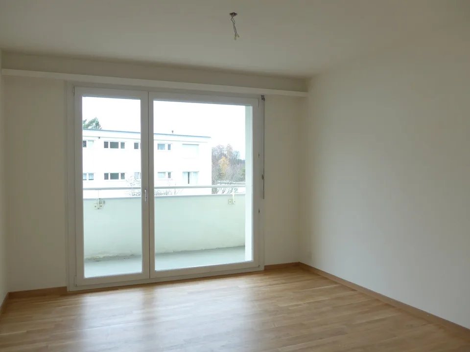 Helle 4.5-Zimmer-Wohnung mit Balkon in Zollikerberg