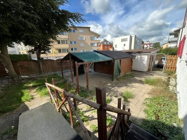 Attractive apartment with owner-occupier standard