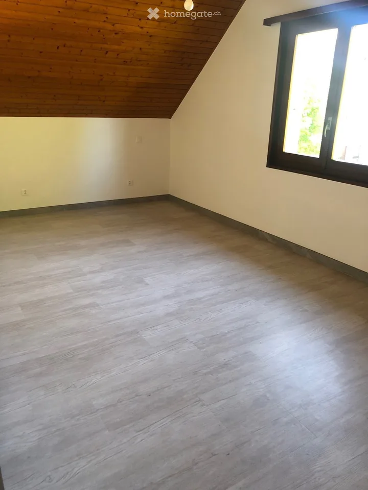 Spacieux et lumineux appartement en attique de 4.5 pièces à Gland