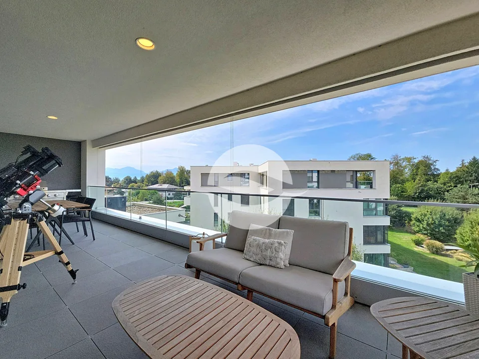 Attique moderne avec belle terrasse à quelques pas du lac