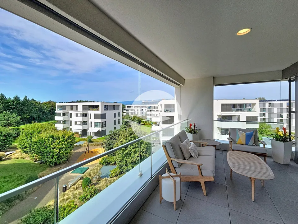 Attique moderne avec belle terrasse à quelques pas du lac