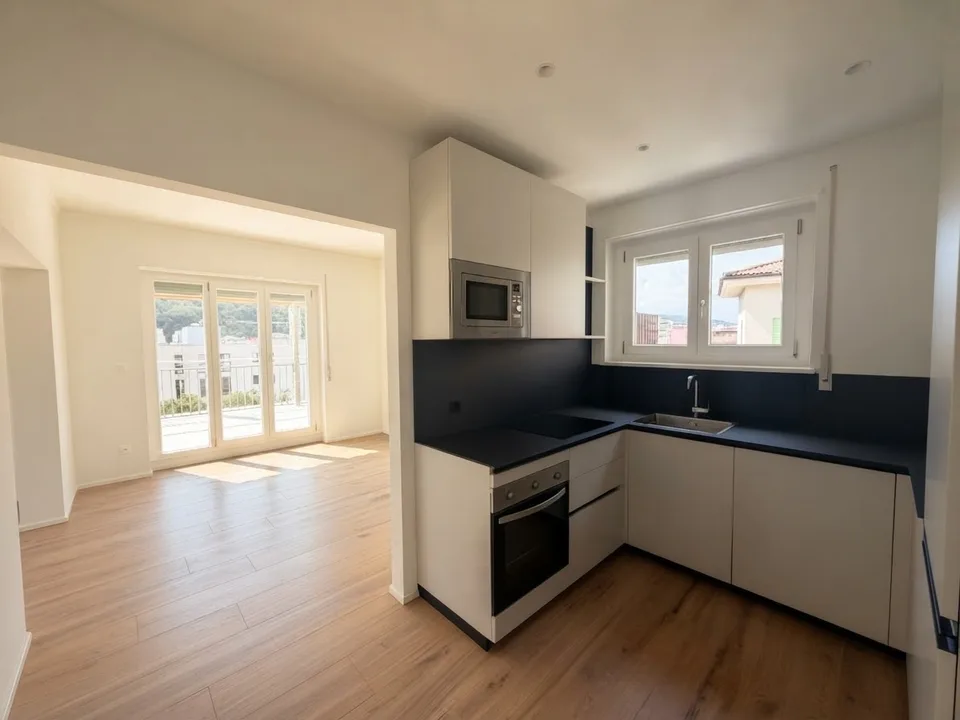 CHIASSO | Spacious 7-room apartment with large balcony – photo 3 of 13