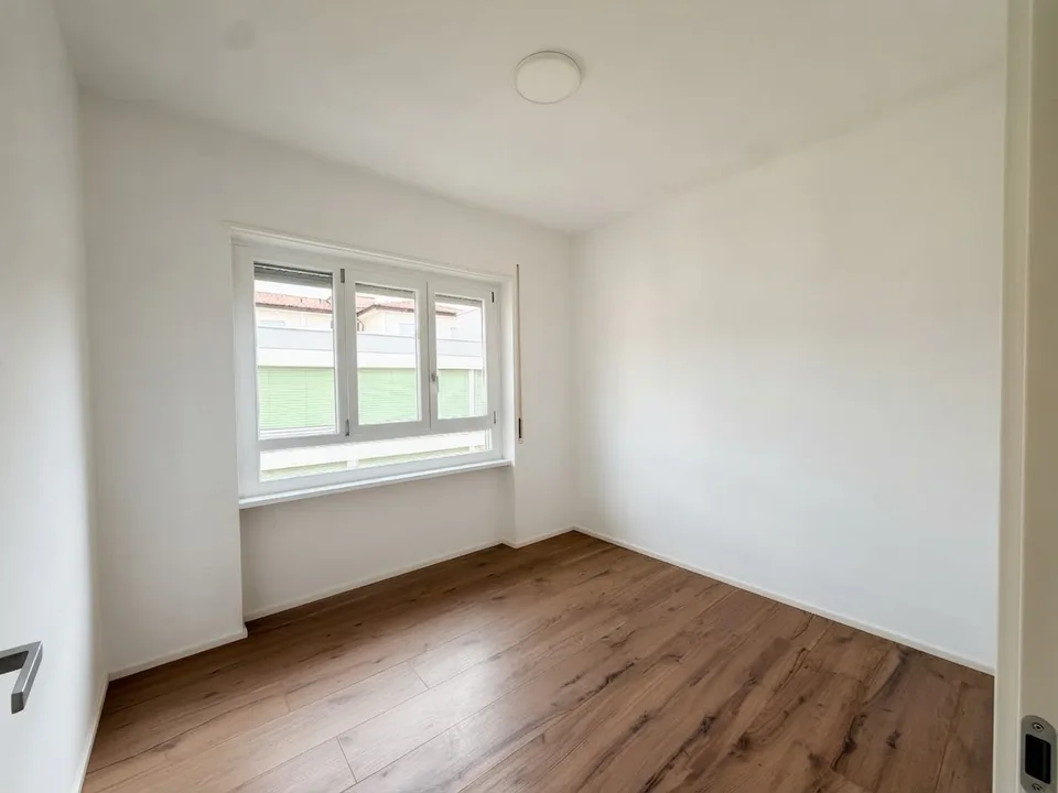 CHIASSO | Spacious 7-room apartment with large balcony – photo 12 of 13