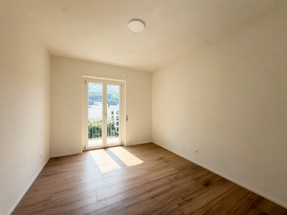 CHIASSO | Spacious 7-room apartment with large balcony – photo 10 of 13