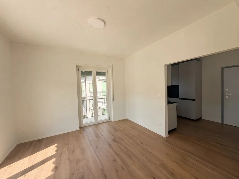 CHIASSO | Spacious 7-room apartment with large balcony – photo 4 of 13