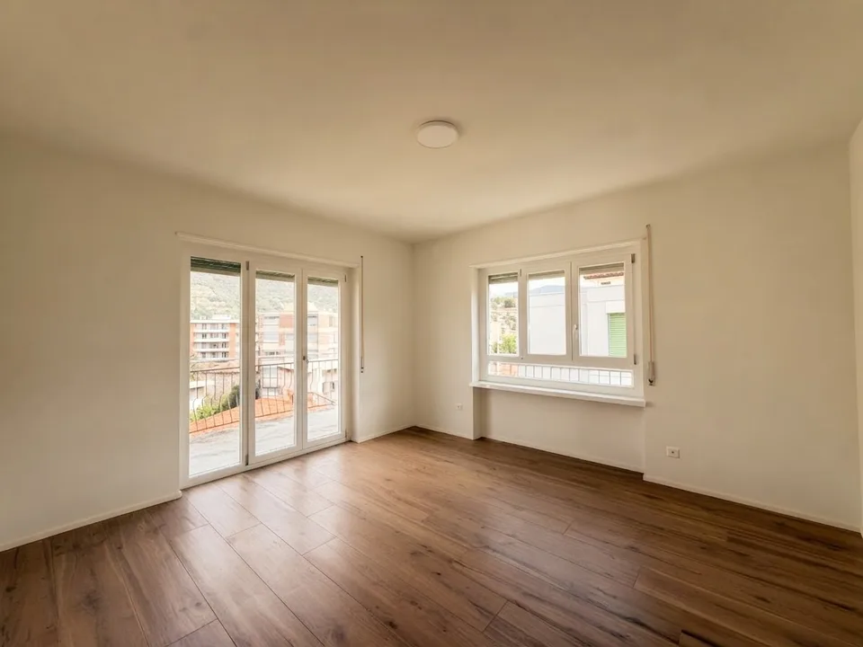 CHIASSO | Spacious 7-room apartment with large balcony – photo 8 of 13