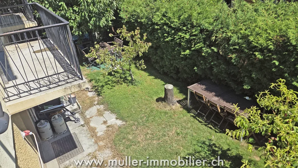 Grande proprietà con 2 appartamenti a Fully – foto 4 di 13