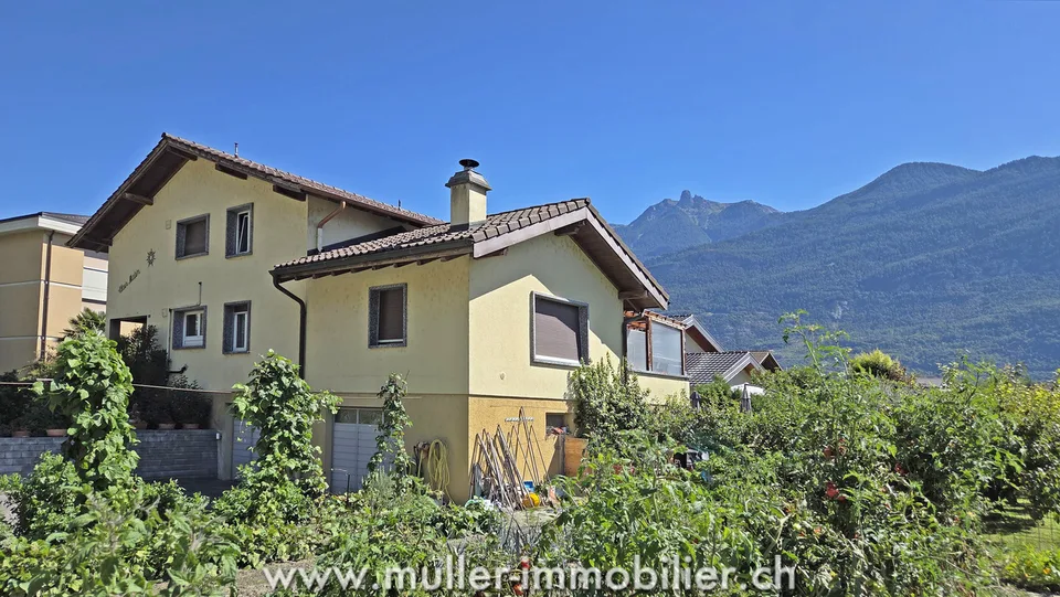 Grande proprietà con 2 appartamenti a Fully – foto 8 di 13
