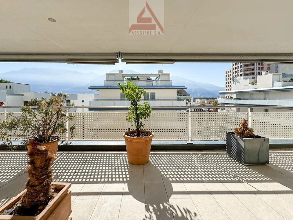 Attico con terrazza panoramica / Attika-Wohnung mit Panoramaterrasse – Foto 6 von 13