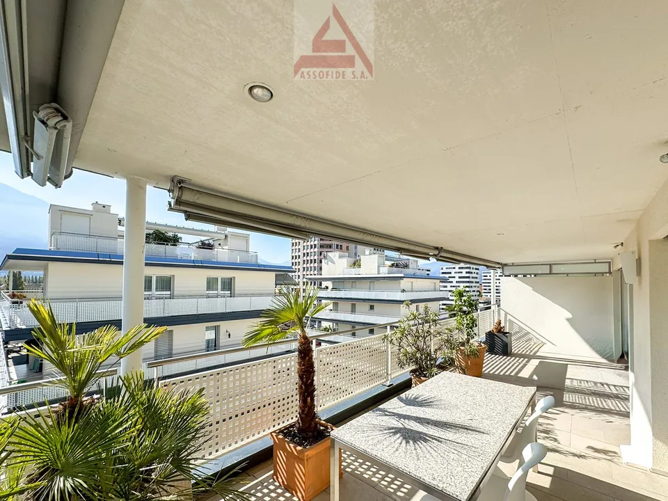 Attico con terrazza panoramica / Attika-Wohnung mit Panoramaterrasse – Foto 7 von 13