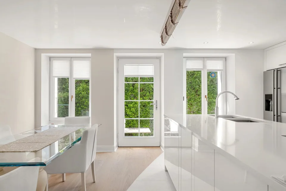 Elegantes Wohnhaus mit Charakter in einer grünen Oase ? Bellevue, rechte Seite – Foto 8 von 13