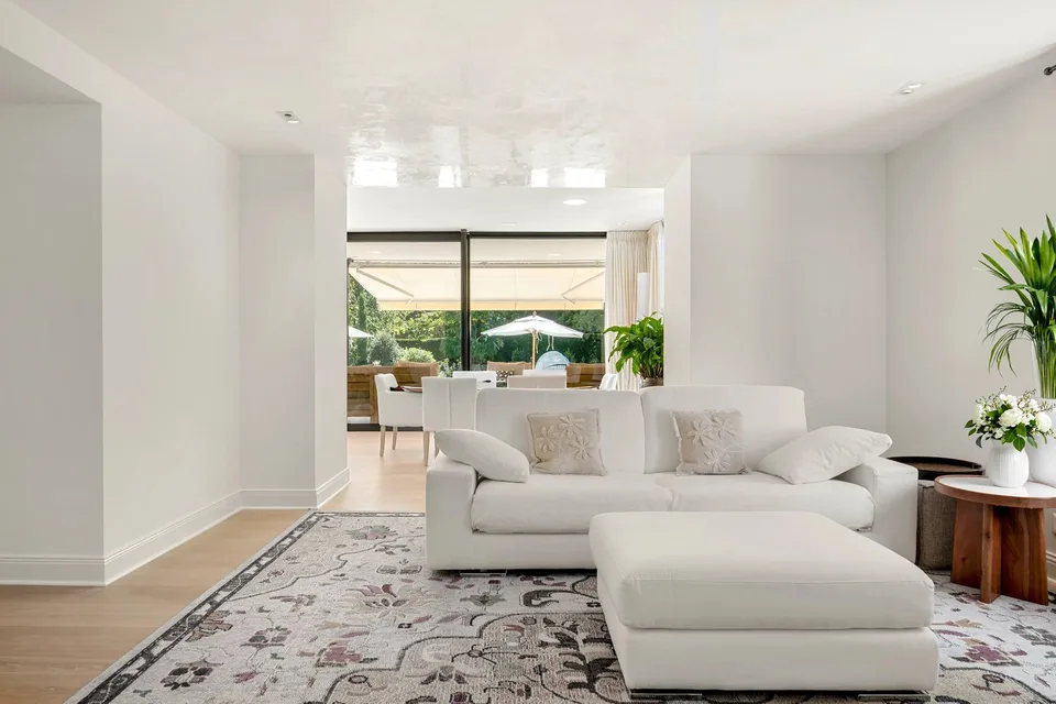 Elegantes Wohnhaus mit Charakter in einer grünen Oase ? Bellevue, rechte Seite – Foto 7 von 13