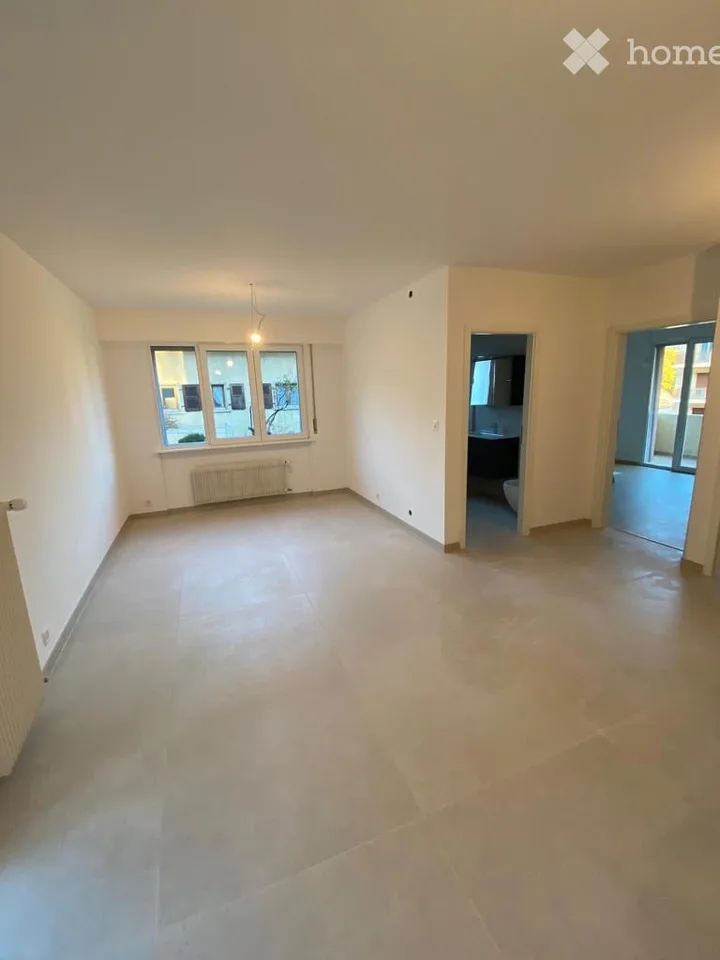 Noës, Charmantes Wohnung, komplett renoviert.