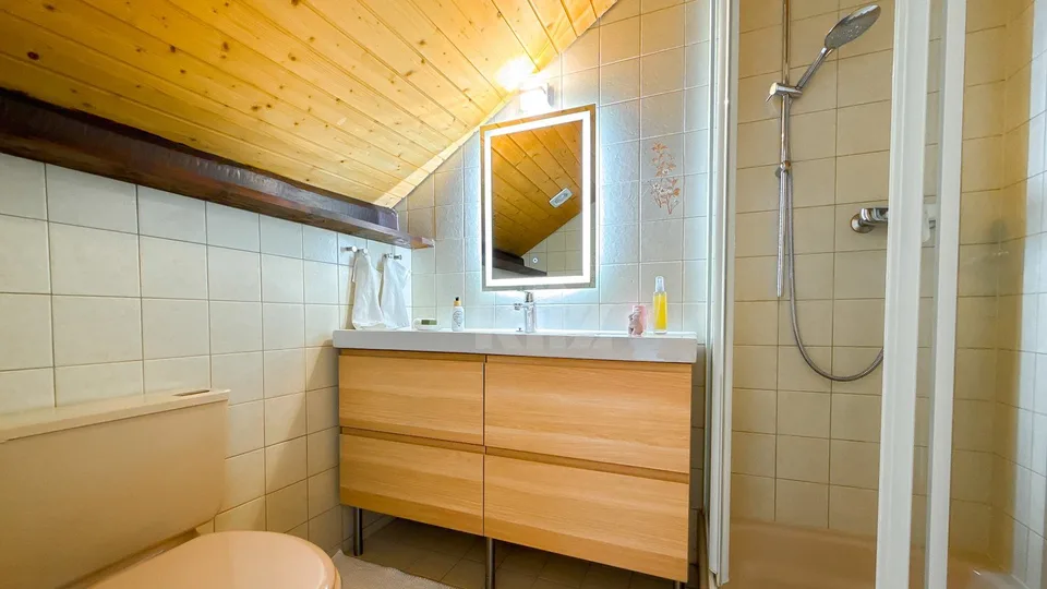 Bello appartamento in una casa di villaggio – foto 8 di 13
