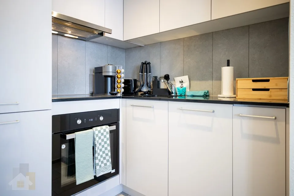 Moderne, möblierte 2.5-Zimmer-Business-Suite in Romanshorn