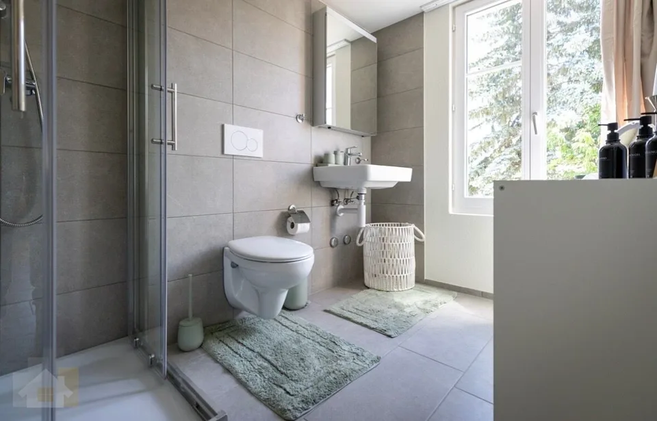 Moderne, möblierte 2.5-Zimmer-Business-Suite in Romanshorn