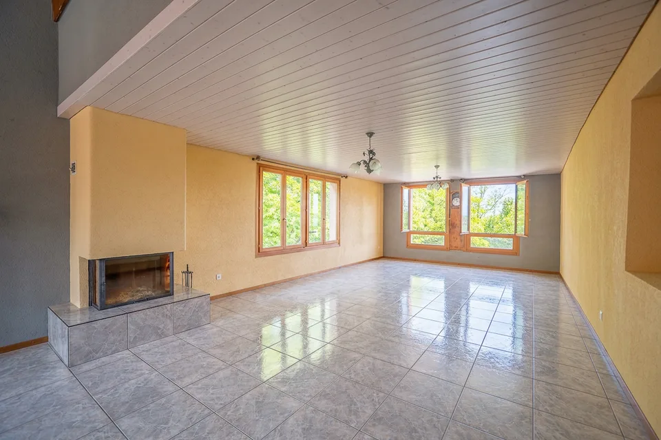 Casa Familiare Spaziosa - una Proprietà con Grande Potenziale di Ristrutturazione – foto 2 di 12