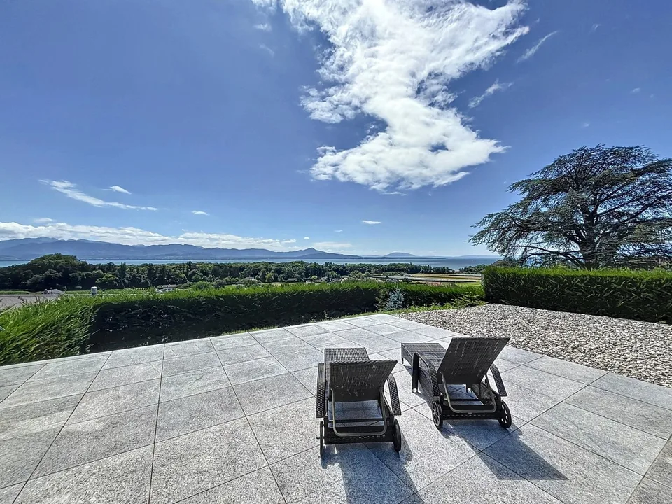 Charming property with panoramic views in Allaman – photo 15 of 26