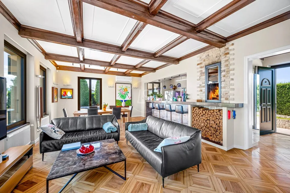 Charming property with panoramic views in Allaman – photo 10 of 26