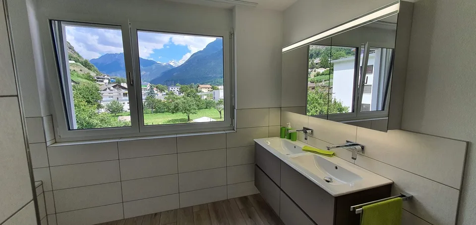 Grosszügige 5.5-Zimmer-Wohnung mit 178 m2, Garage und E-Ladestation