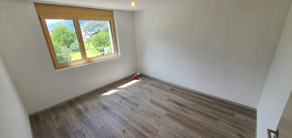 Grosszügige 5.5-Zimmer-Wohnung mit 178 m2, Garage und E-Ladestation