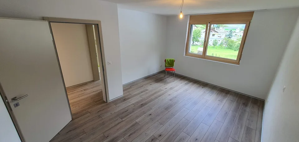 Grosszügige 5.5-Zimmer-Wohnung mit 178 m2, Garage und E-Ladestation
