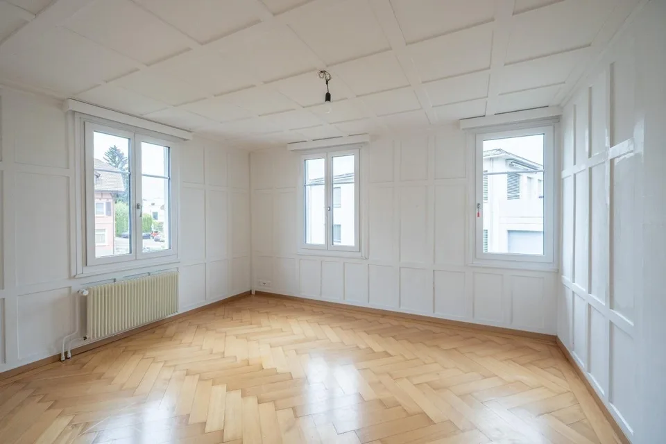 Grosszügiges Einfamilienhaus mit zwei Wohneinheiten