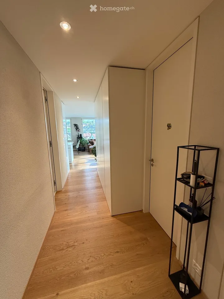 Helle 3.5-Zimmer-Wohnung mit Loggia und schöner Aussicht in Kloten