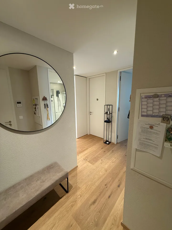 Helle 3.5-Zimmer-Wohnung mit Loggia und schöner Aussicht in Kloten
