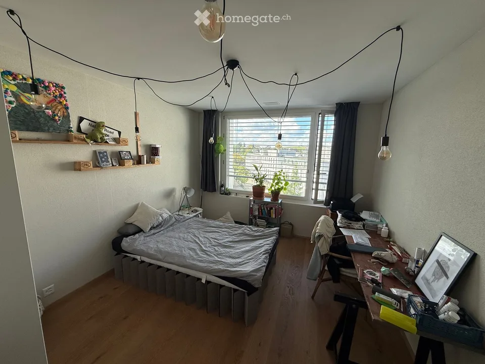 Helle 3.5-Zimmer-Wohnung mit Loggia und schöner Aussicht in Kloten