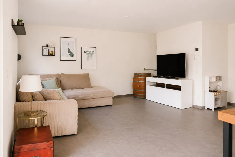 4.5-Zimmer-Eigentumswohnung mit ausgebautem Bastelraum und 2 TG-PP – Foto 3 von 17