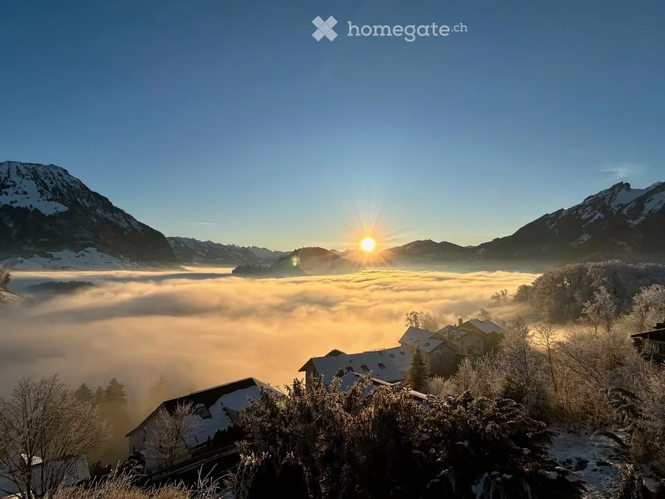 Résidence secondaire ou siège d'entreprise discret dans un emplacement exclusif sur Bürgenstock avec vue sur le lac et les montagnes