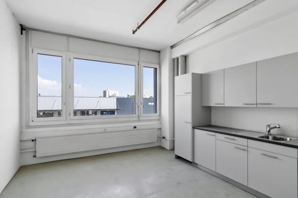 Ausgebaute Büroflächen zu fairen Konditionen – Lagerfläche optional verfügbar – Foto 11 von 11