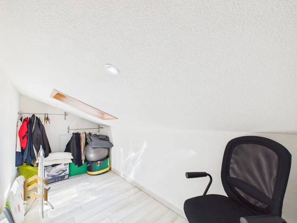 Appartement duplex avec piscine, jardin et vue sur le lac Majeur