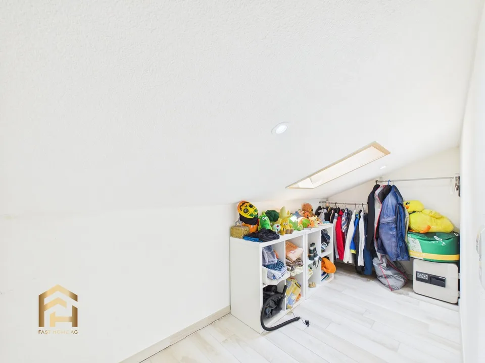 Appartement duplex avec piscine, jardin et vue sur le lac Majeur